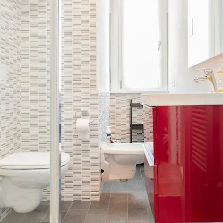 Moderno * Lago E Centro Storico * Daire